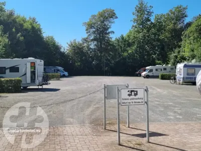 camper parking kasteel Buckeburg