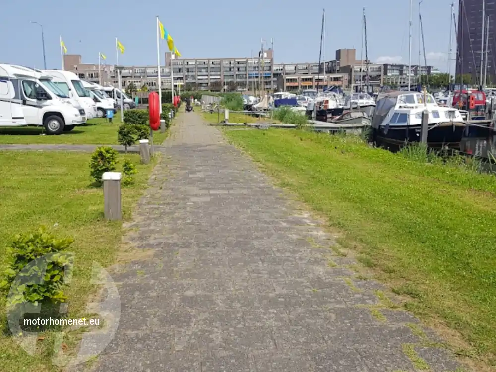 Almere camper parking jachthaven Flevoland Nederland