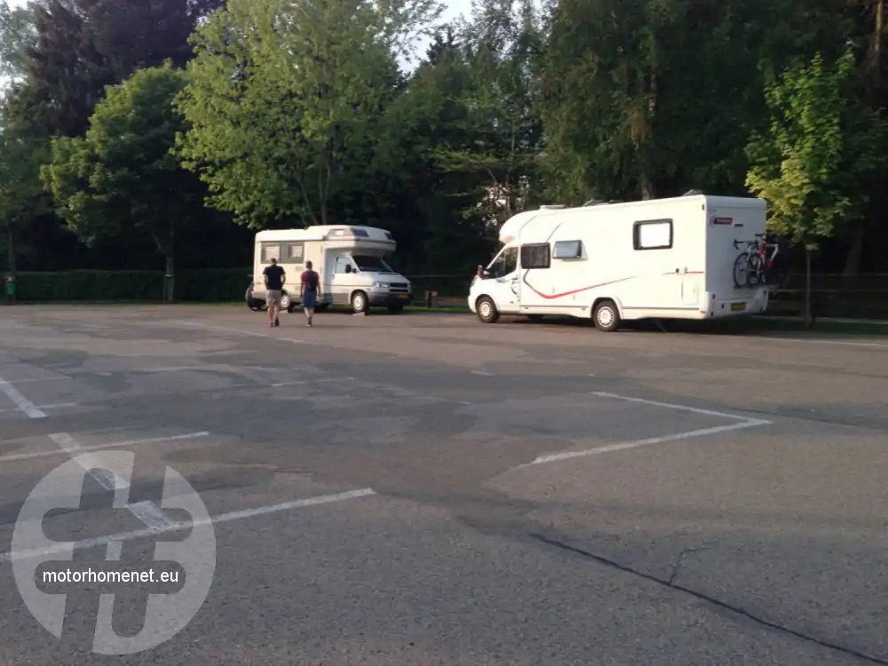 Sint Vith camper parking zwembad Luik Belgie