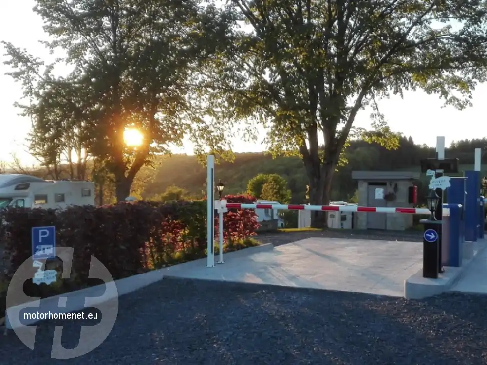 Rochehaut camperplaats Le Palis Luxemburg Belgie