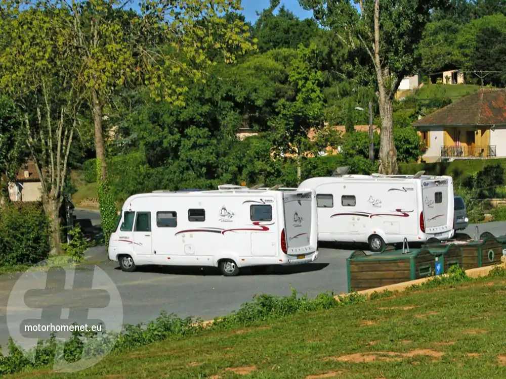 camperparking Belves