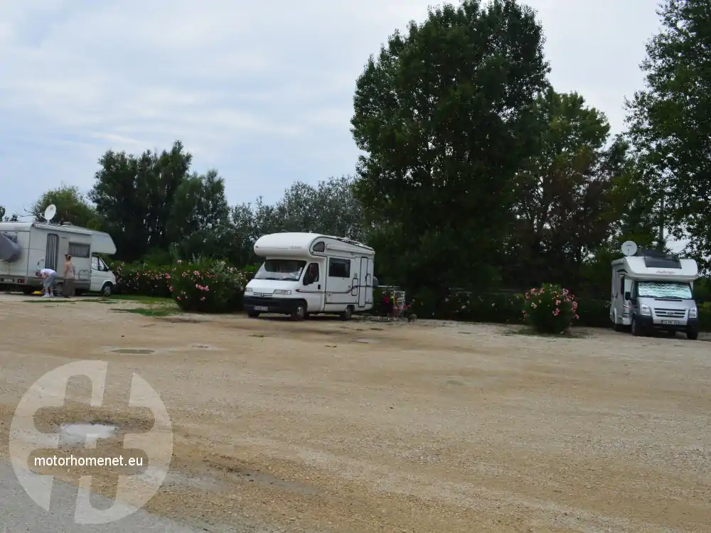 Bellegarde camperparking Occitanie Frankrijk