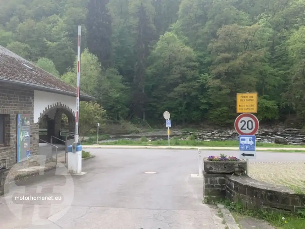 Vianden camperplaats Um Deich Vianden Luxemburg