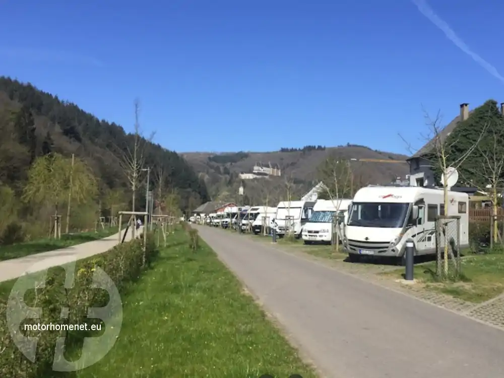 Vianden camperplaats Um Deich Vianden Luxemburg