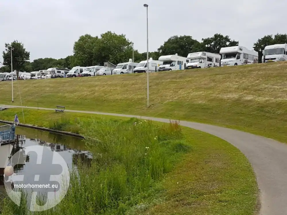 Venlo camperplaats De Maas Limburg Nederland